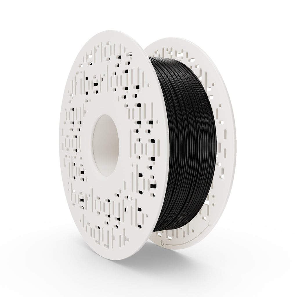 Fiberlogy PETG+PTFE Black 750 g, schwarze Filamentspule in Schrägansicht